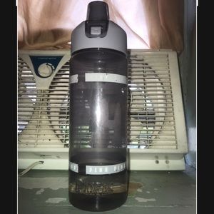 Victoria’s Secret Pink water bottle 32 oz. used